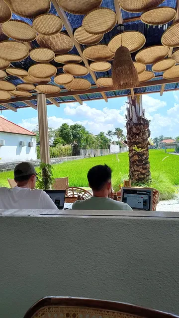 707 Cafe & Bistro