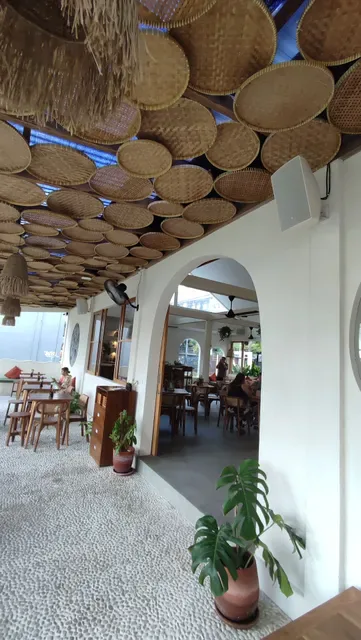 707 Cafe & Bistro