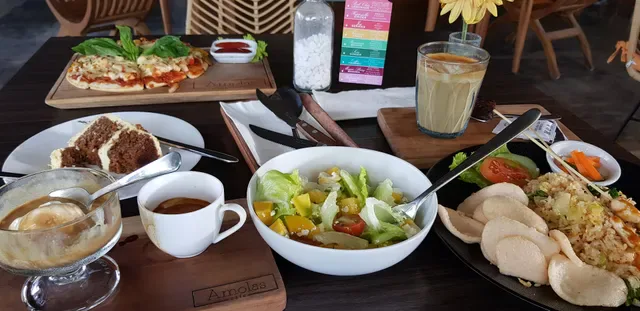 Amolas Cafe