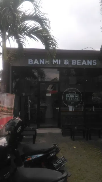 Banh Mi & Beans Batu Bolong