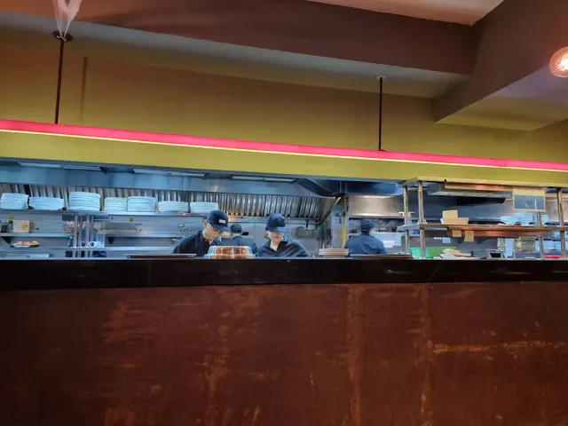 Cést La Vie Restaurant and Bar
