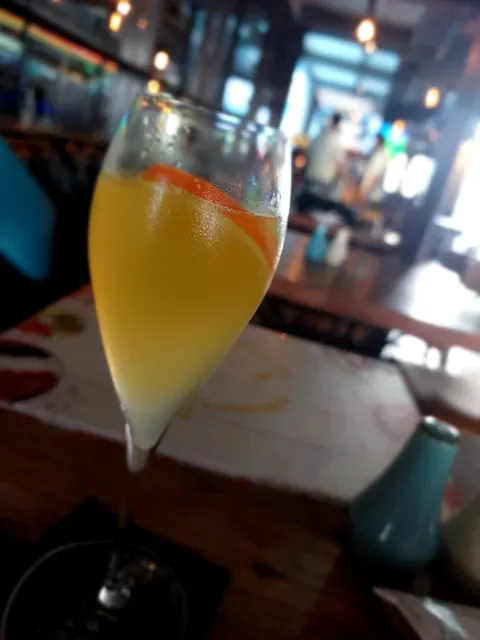 Cést La Vie Restaurant and Bar