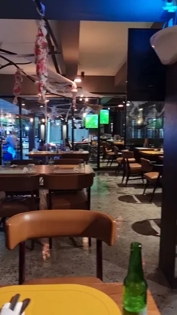 Cést La Vie Restaurant and Bar