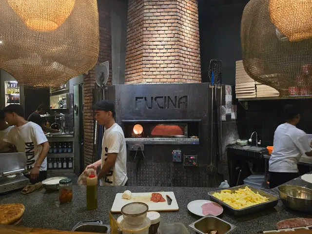 Fucina Pizzeria Cucina Italiana
