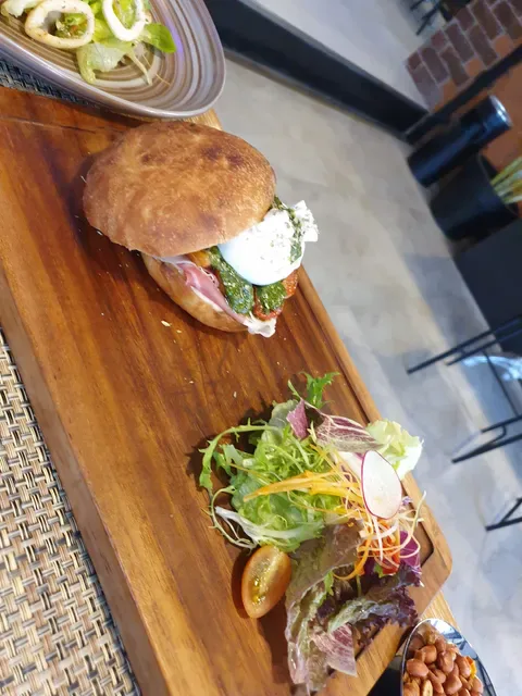 Gloriam Grills & Glamour Restaurant Seminyak