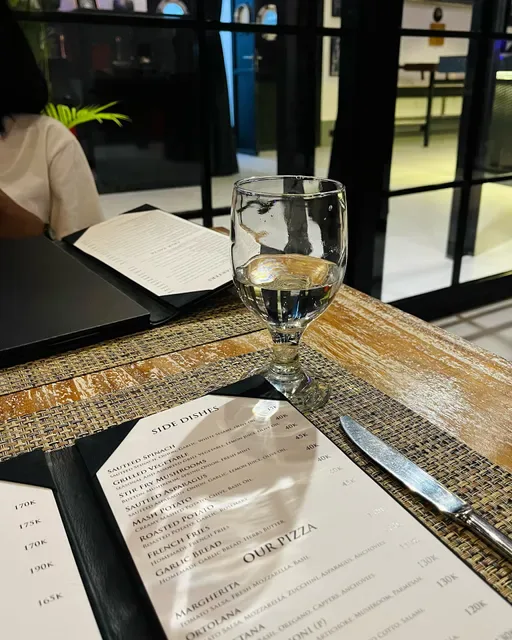 Gloriam Grills & Glamour Restaurant Seminyak