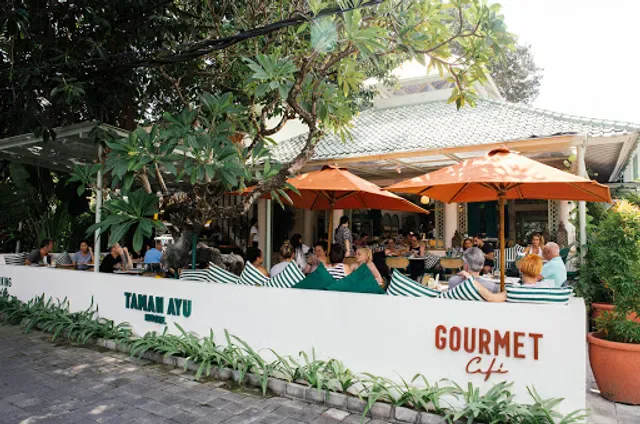 Gourmet Cafe Petitenget