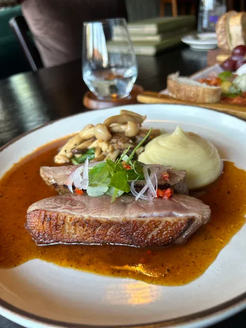 KONG | Contemporary Bistro