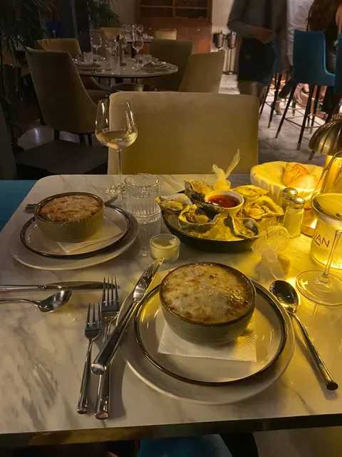 LÉON Brasserie