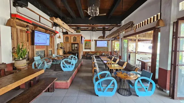 Litut Bar & Restaurant