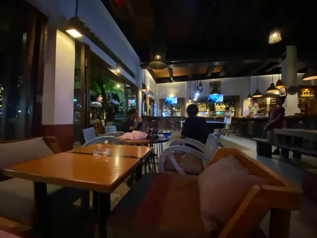 Litut Bar & Restaurant