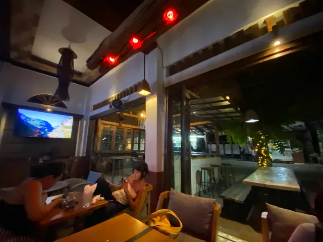 Litut Bar & Restaurant