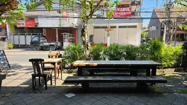 Litut Bar & Restaurant