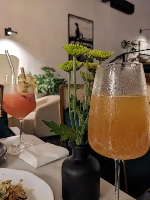 Manhattan Cocktail Bar & Kitchen