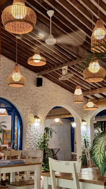 Milos warung souvlaki