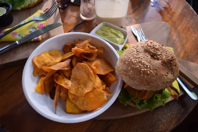 Motion Cafe Canggu | Healthy Foods & Meal Plans