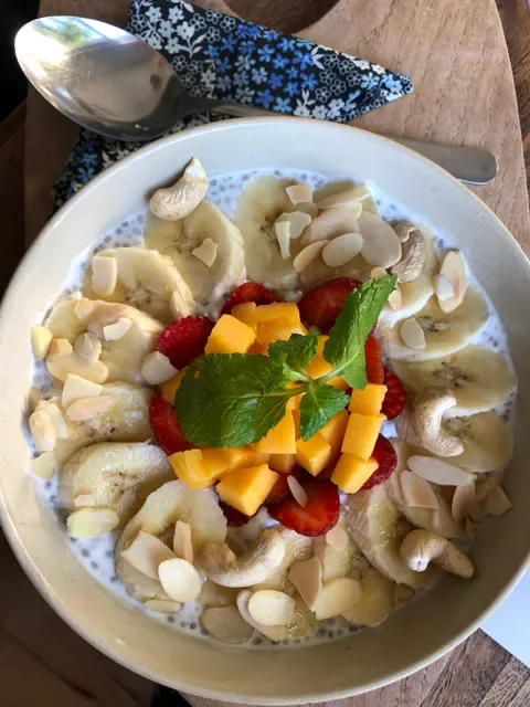 Motion Cafe Canggu | Healthy Foods & Meal Plans