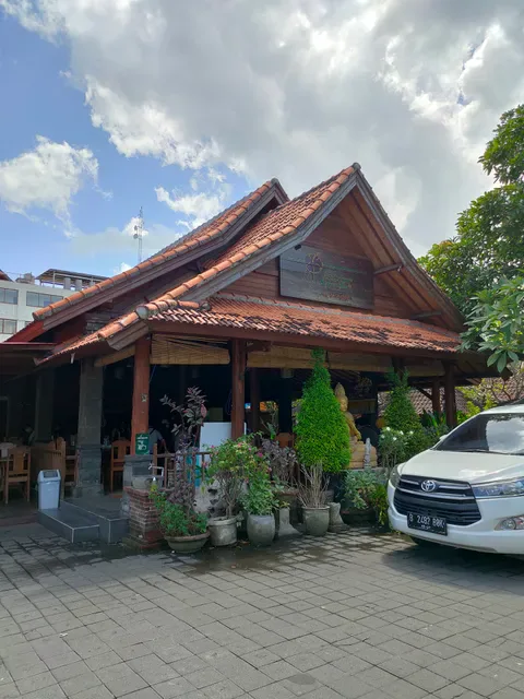 Nasi Ayam Kedewatan Ibu Mangku - Petitenget Seminyak