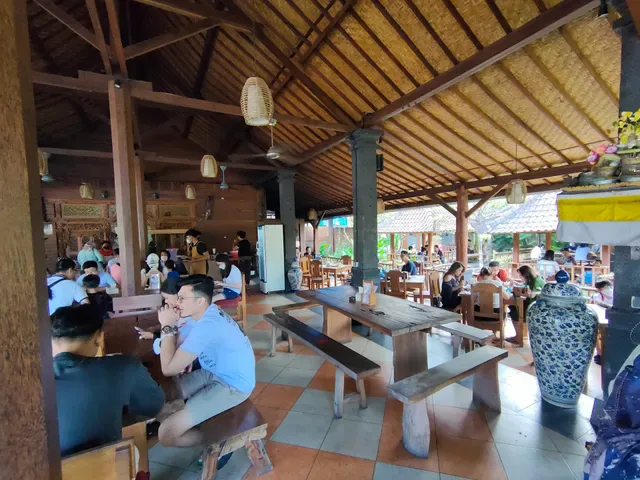 Nasi Ayam Kedewatan Ibu Mangku - Petitenget Seminyak