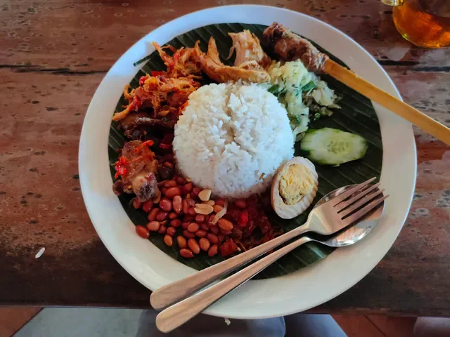 Nasi Ayam Kedewatan Ibu Mangku - Petitenget Seminyak
