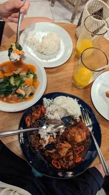 NELAYAN cafe & eatery