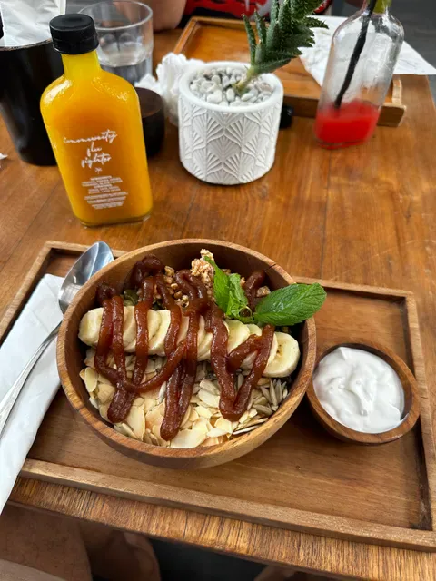 NOURISH CAFE