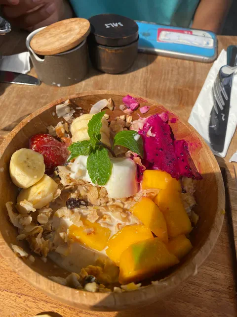 NOURISH CAFE