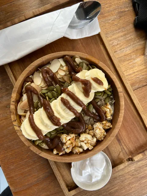 NOURISH CAFE