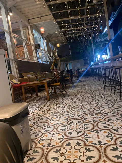 Nyom Nyom Coffee