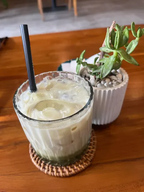 PADDLE Cafe & Bar