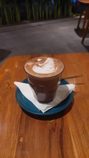 PADDLE Cafe & Bar