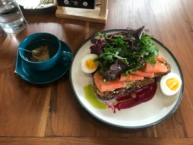 PADDLE Cafe & Bar