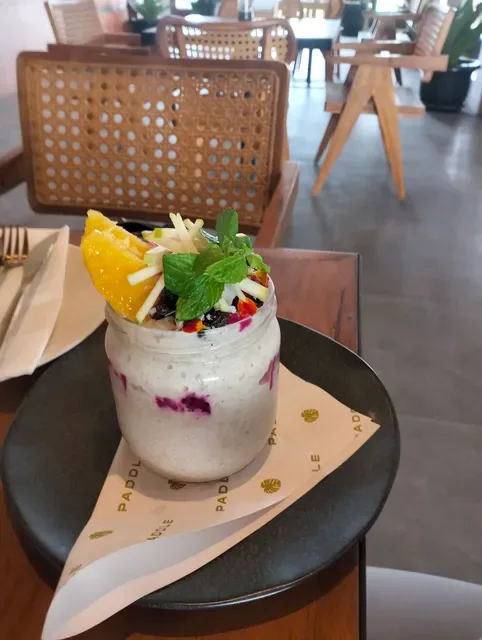 PADDLE Cafe & Bar