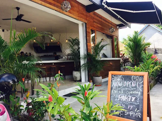 Rise & Shine Cafe Canggu