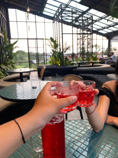 Shirley Cafe Bali