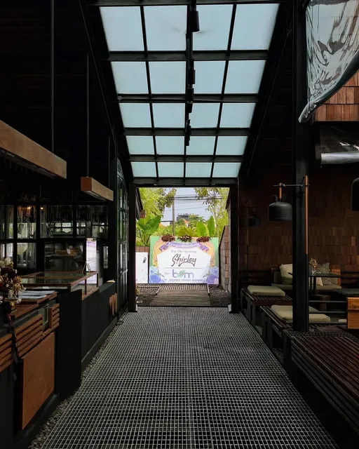Shirley Cafe Bali