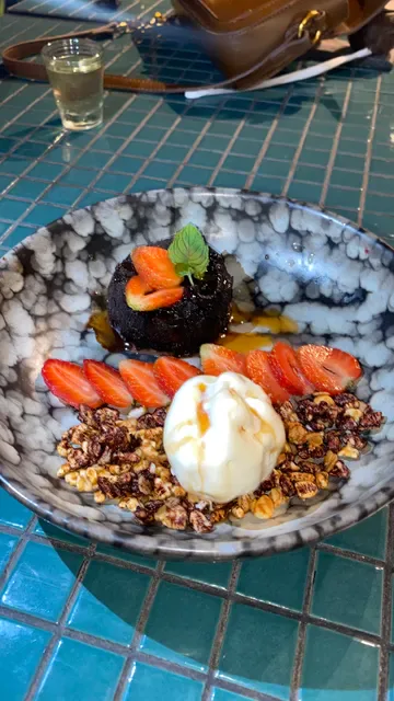 Shirley Cafe Bali