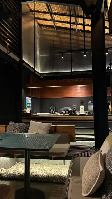 Shirley Cafe Bali