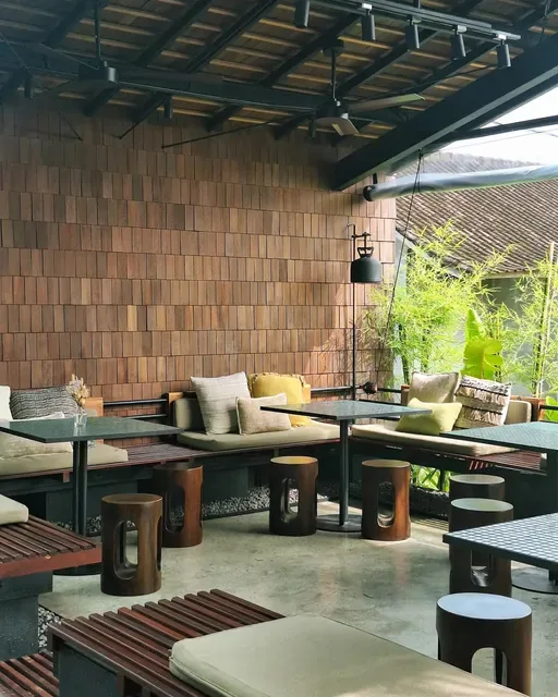 Shirley Cafe Bali