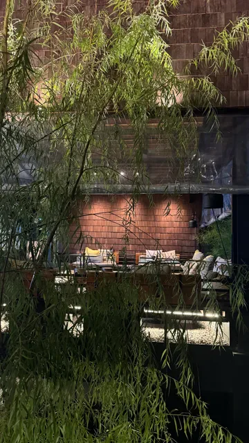 Shirley Cafe Bali