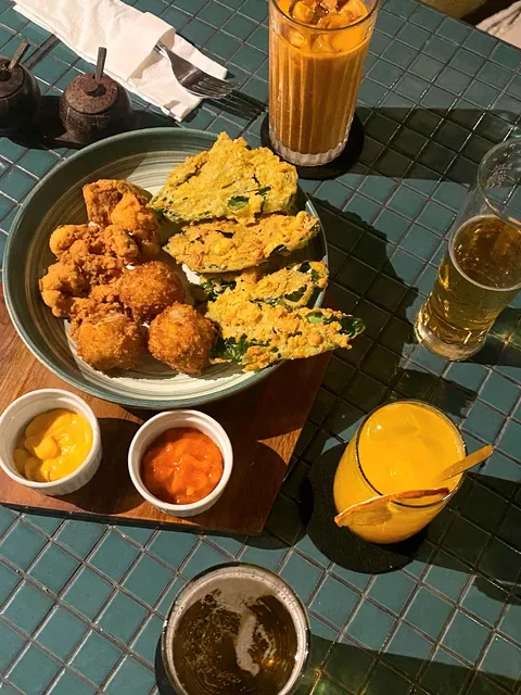 Shirley Cafe Bali
