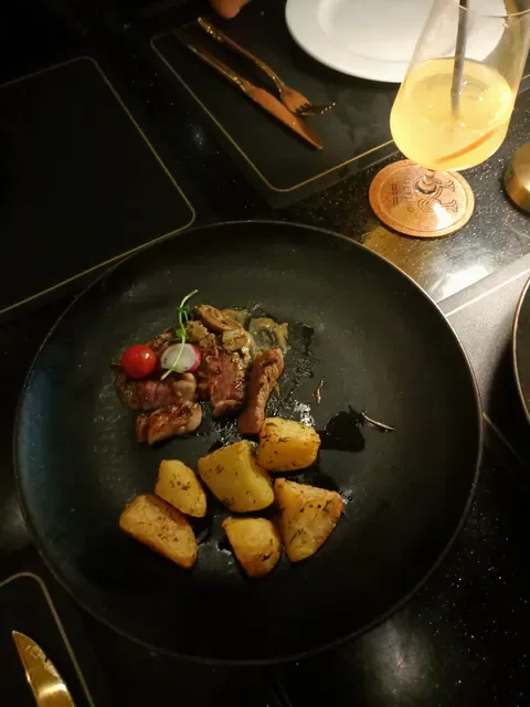 Ultimo Restaurant