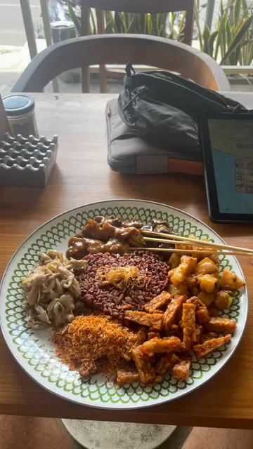 Warung Dua Hati (Vegan)