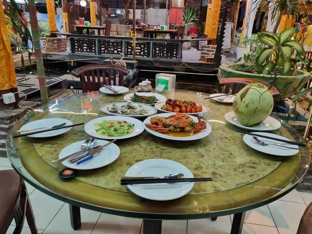 7 Seafood Restaurant
