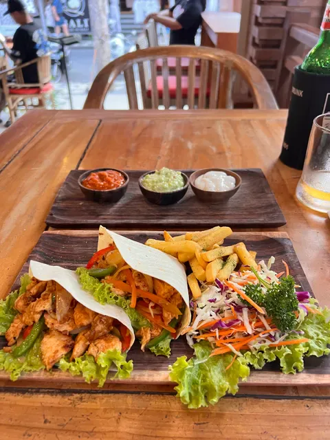 Asoko Bar And Restaraunt
