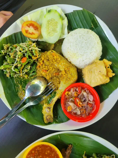 Ayam Betutu Pak Man Kuta