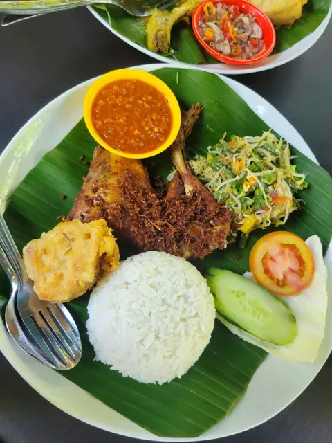 Ayam Betutu Pak Man Kuta