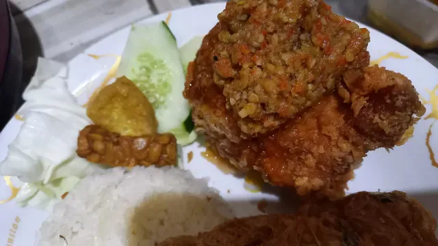 Ayam Gebuk Mak Ayam
