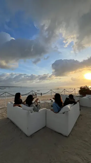 Azure beach club & restaurant Jimbaran
