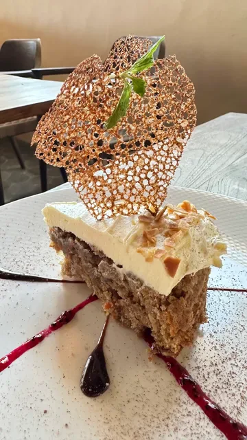b+ Café & Restaurant Kuta